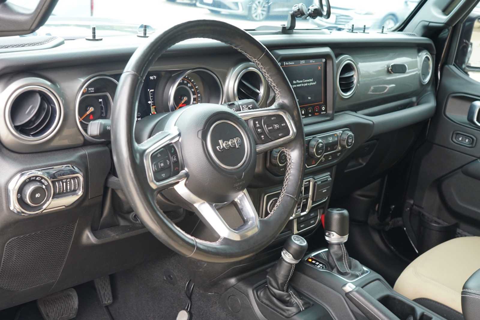 Used 2022 Jeep Wrangler Unlimited Sahara w/ LED Lighting Group AWD/4WD image 7