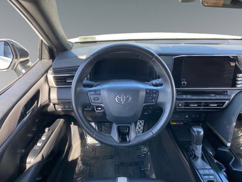 Used 2025 Toyota Camry SE FWD image 12