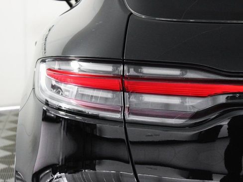 Certified 2026 Porsche Macan image 12