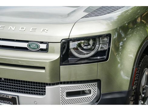 Used 2025 Land Rover Defender 110 S AWD/4WD image 8