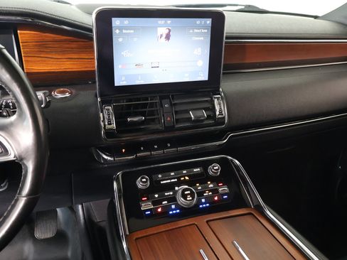 Used 2020 Lincoln Navigator Reserve AWD/4WD image 5