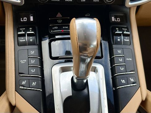 Used 2017 Porsche Cayenne AWD/4WD image 17