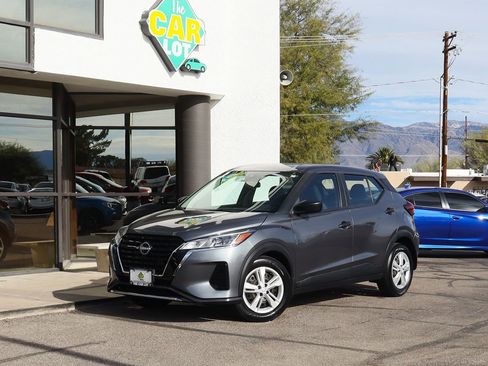 Used 2023 Nissan Kicks S image 2