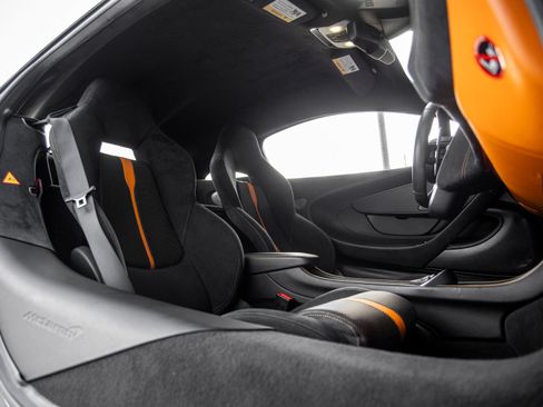 Used 2016 McLaren 570S Coupe RWD image 44
