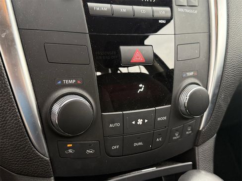 Used 2010 Suzuki Kizashi SE image 21