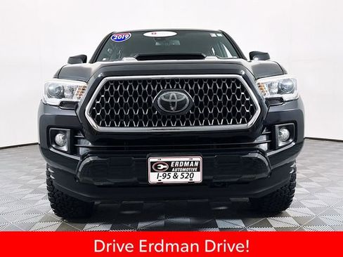 Certified 2019 Toyota Tacoma TRD Sport AWD/4WD image 2