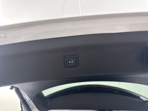 Used 2021 Buick Enclave Avenir image 15