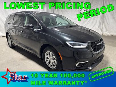 Used 2023 Chrysler Pacifica Touring-L
