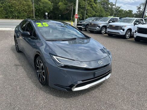 Used 2025 Toyota Prius Plug-In Hybrid FWD image 10