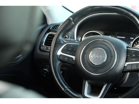 Used 2018 Jeep Compass Limited w/ Navigation Group AWD/4WD image 14
