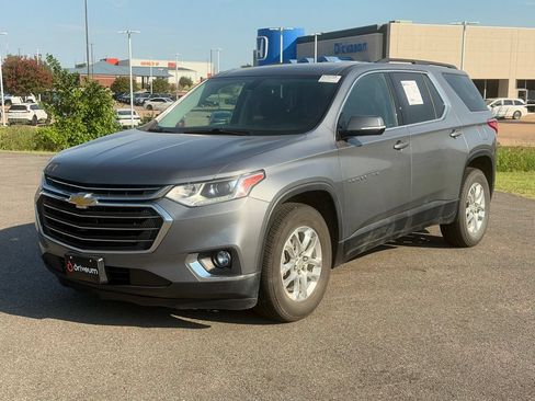 Used 2019 Chevrolet Traverse LT FWD image 3
