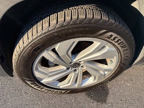 Used 2023 Volkswagen Atlas SE image 4