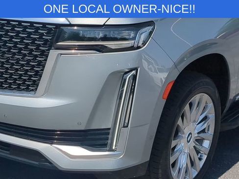 Used 2024 Cadillac Escalade Premium Luxury w/ Performance Package AWD/4WD image 9