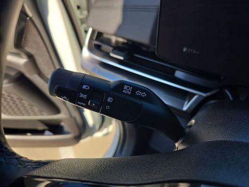 Certified 2025 Kia Carnival SX w/ SX Dark Edition Package image 26