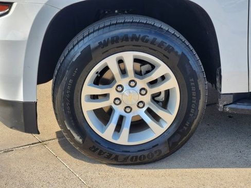 Used 2019 Chevrolet Tahoe LS image 17