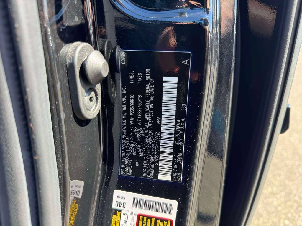 Used 2024 Toyota Sienna XLE Woodland Edition AWD/4WD image 13
