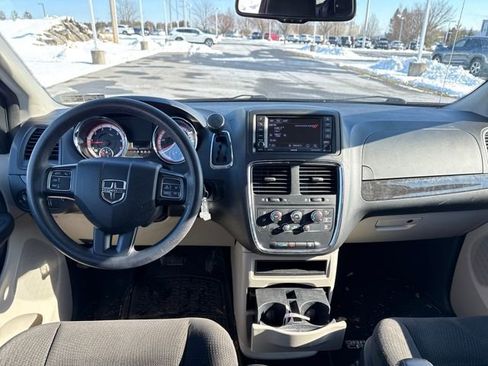 Used 2018 Dodge Grand Caravan SE w/ Power Convenience Group I image 13