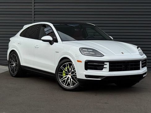 New 2026 Porsche Cayenne E-Hybrid Coupe AWD/4WD image 9
