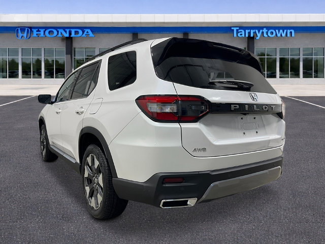 New 2026 Honda Pilot Touring image 3