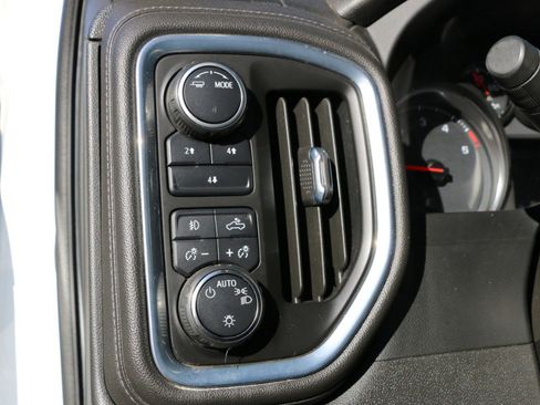 Used 2022 Chevrolet Silverado 2500 LT w/ Convenience Package image 18