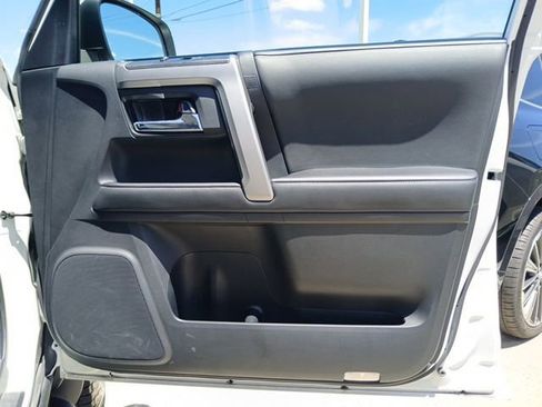 Used 2021 Toyota 4Runner SR5 Premium w/ Moonroof Package AWD/4WD image 15