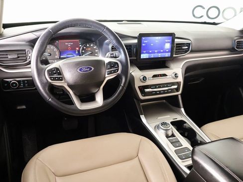 Used 2023 Ford Explorer XLT w/ Equipment Group 202A image 2