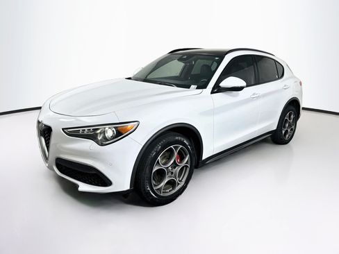 Used 2022 Alfa Romeo Stelvio Ti w/ Active Assist Plus Package AWD/4WD image 3