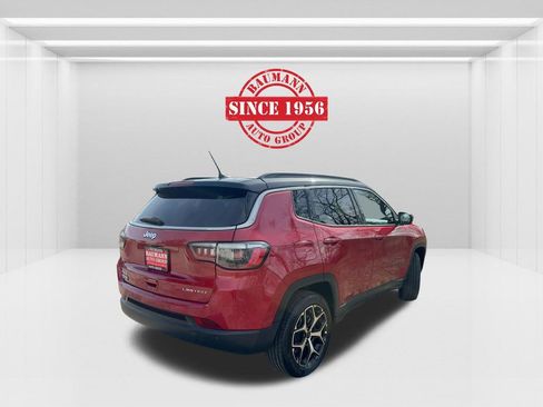 Used 2025 Jeep Compass Limited image 5