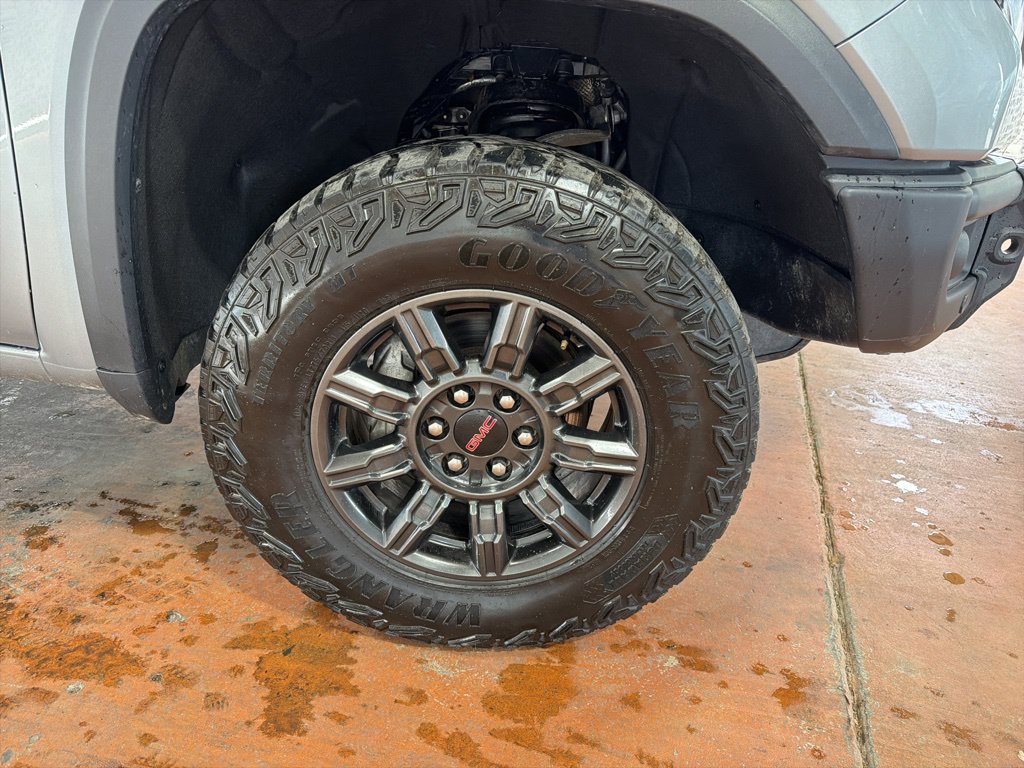 Used 2024 GMC Sierra 1500 AT4X AWD/4WD image 10