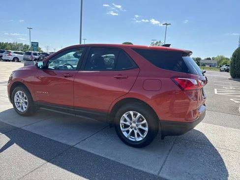 Used 2020 Chevrolet Equinox LS w/ LS Convenience Package AWD/4WD image 8