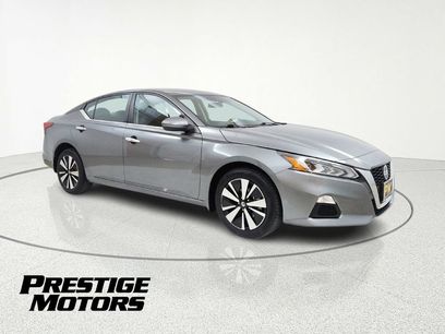 Used 2022 Nissan Altima 2.5 SV