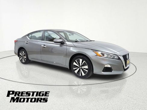 Used 2022 Nissan Altima 2.5 SV AWD/4WD image 1
