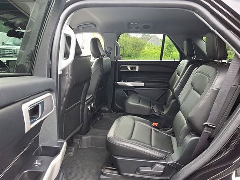 Certified 2022 Ford Explorer XLT w/ Equipment Group 202A image 11