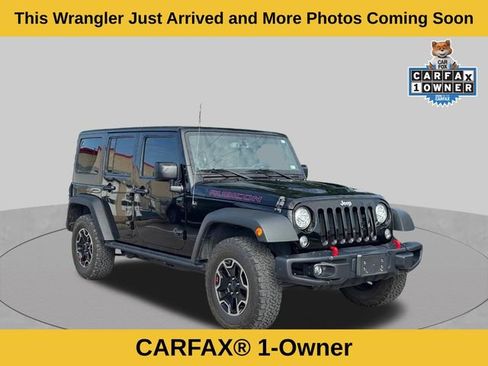 Used 2017 Jeep Wrangler Unlimited Rubicon AWD/4WD image 3