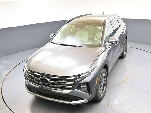 Certified 2025 Hyundai Tucson Limited AWD/4WD image 36