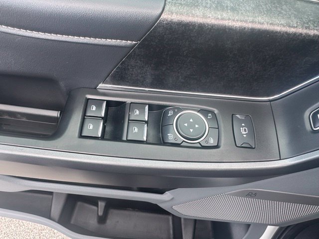 Used 2025 Ford F250 XLT w/ Black Appearance Package AWD/4WD image 12