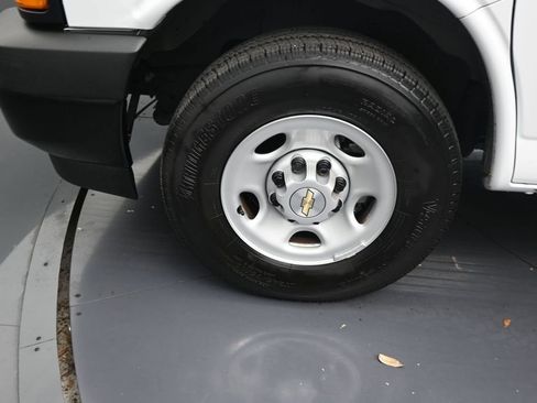 Used 2025 Chevrolet Express 2500 w/ Driver Convenience Package RWD image 9