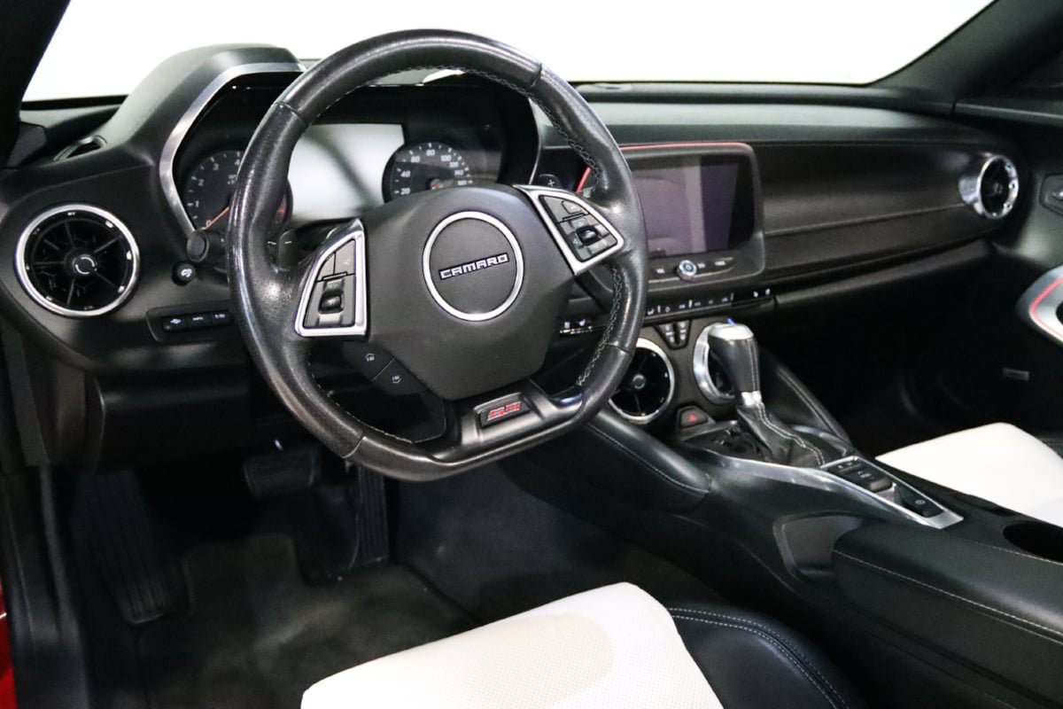 Used 2018 Chevrolet Camaro SS RWD image 42