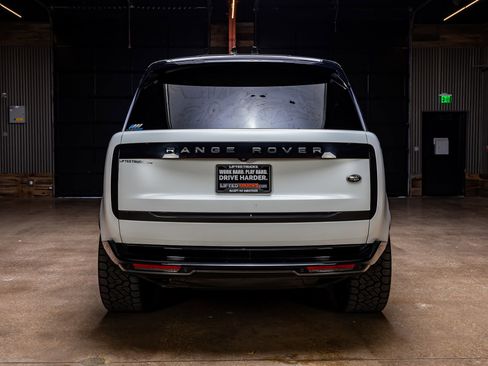 Used 2022 Land Rover Range Rover SE image 8