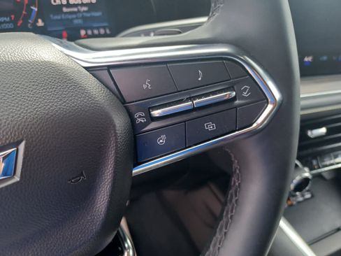 Used 2025 Chevrolet Suburban Premier AWD/4WD image 18