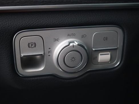 Used 2021 Mercedes-Benz GLE 350 4MATIC image 10