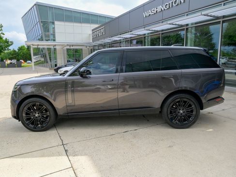 Used 2023 Land Rover Range Rover Long Wheelbase First Edition AWD/4WD image 8