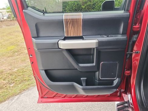 Used 2017 Ford F150 Lariat image 9