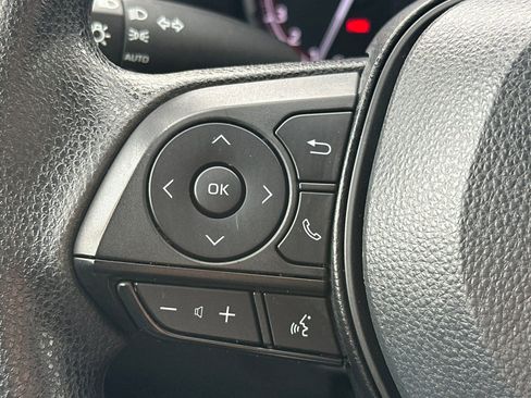 Used 2024 Toyota RAV4 XLE FWD image 28