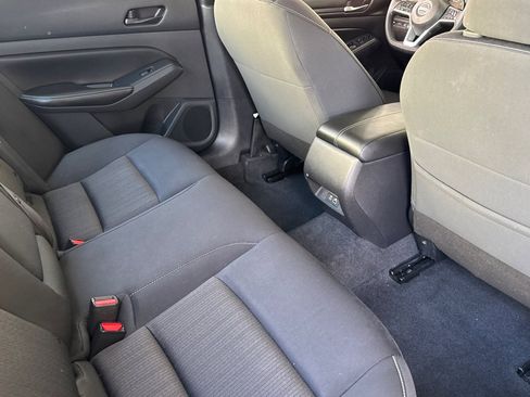 Used 2024 Nissan Altima 2.5 SV FWD image 31