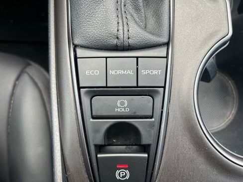 Used 2022 Toyota Camry XSE image 14