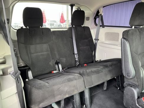 Used 2016 Dodge Grand Caravan SXT w/ Rear Park Assist Package image 38