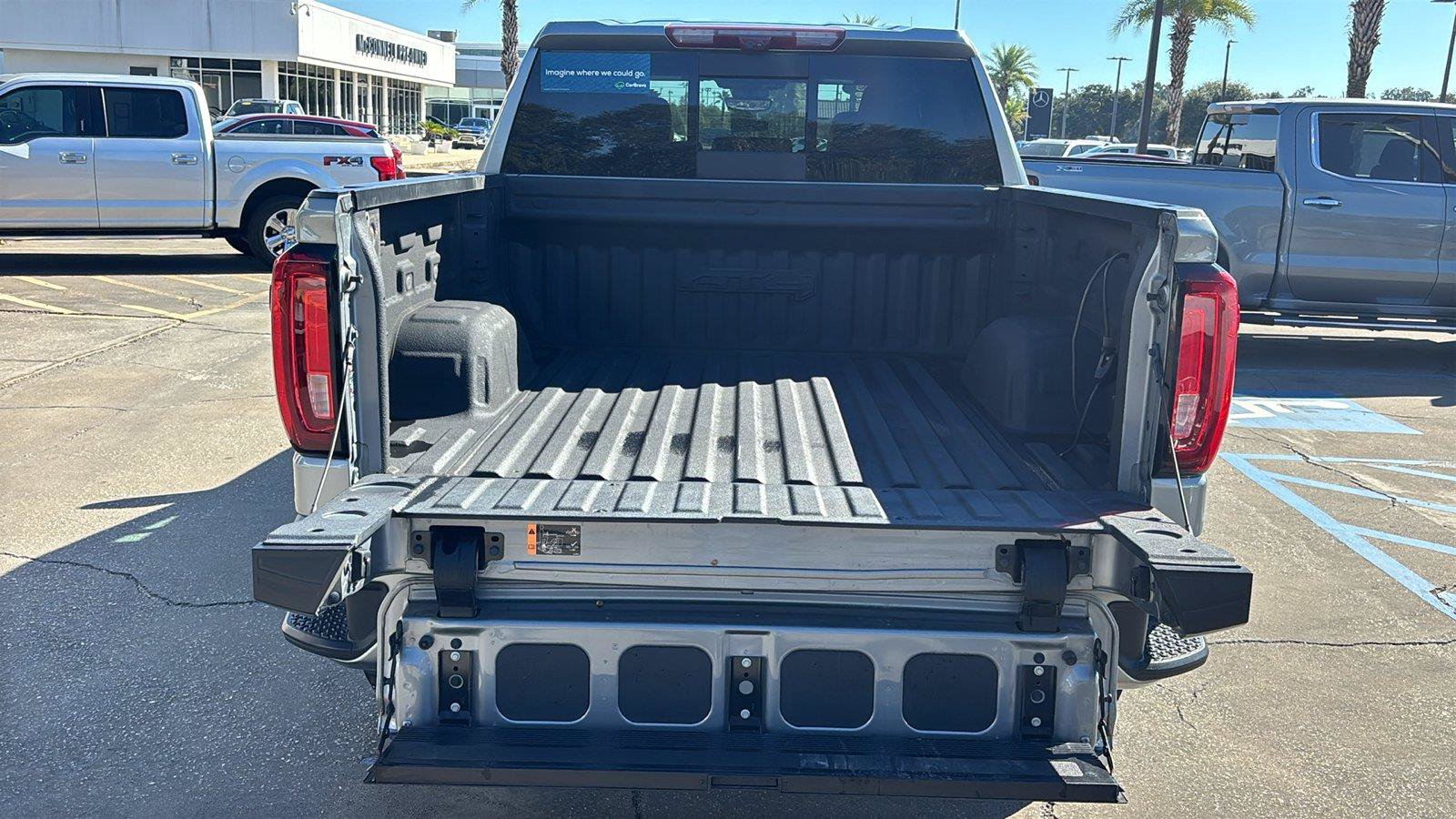 Used 2023 GMC Sierra 1500 AT4 w/ AT4 Premium Package AWD/4WD image 7