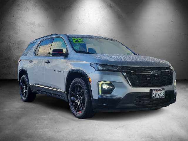 Used 2022 Chevrolet Traverse Premier w/ Redline Edition FWD image 2