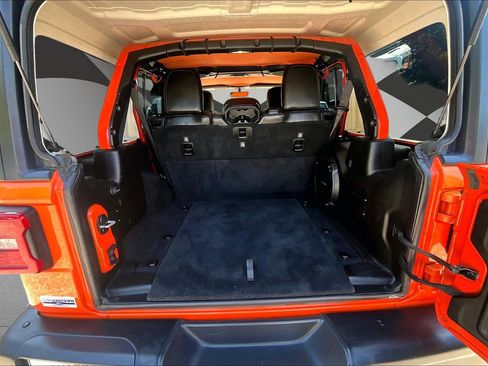 Used 2018 Jeep Wrangler Unlimited Rubicon AWD/4WD image 28